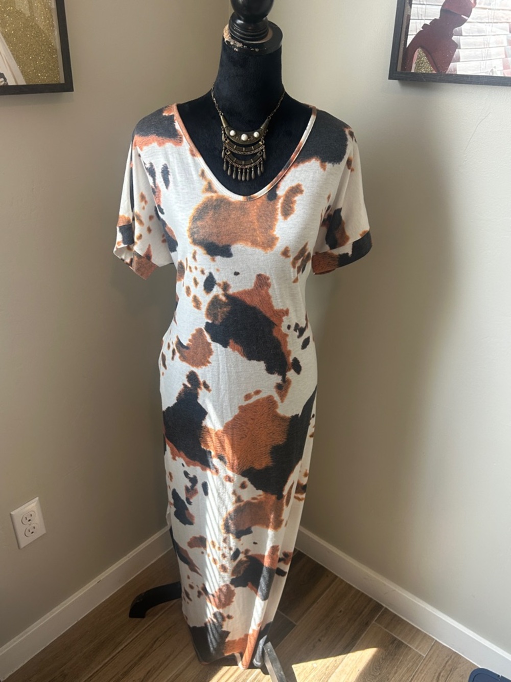 Avery V-Neck Short Sleeve Maxi Dress - Picture 6 of 6